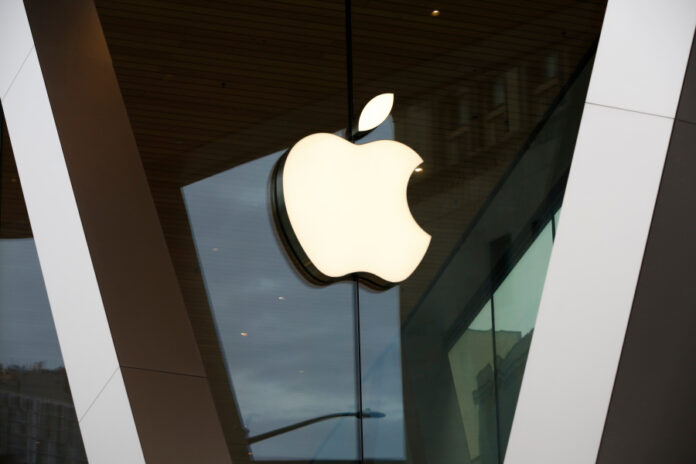 apple-to-close-additional-stores,-14-located-in-florida