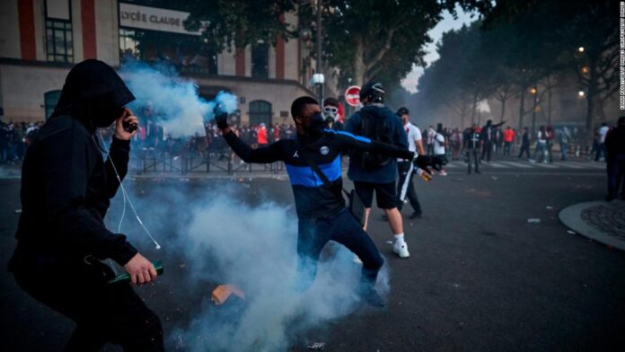 148-arrested-as-fans-clash-with-riot-police-in-paris-after-psg’s-champions-league-final-defeat
