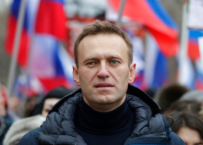 alexei-navalny’s-anti-corruption-message-continues,-despite-poisoning,-in-videos-released-by-his-foundation