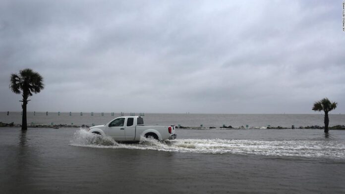 us-gulf-coast-braces-for-up-to-30-inches-of-rain-as-hurricane-sally-nears-landfall