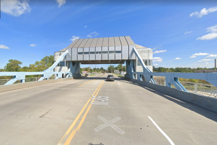 michigan-driver-arrested-after-pulling-‘dukes-of-hazzard’-stunt-over-detroit-bridge