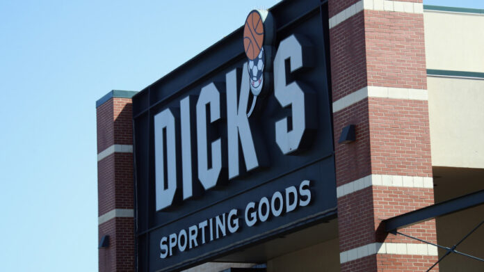 dick’s-sporting-goods-to-hire-up-to-9,000-holiday-workers