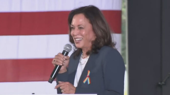 kamala-harris-campaigns-in-florida-monday,-first-day-of-in-person-early-voting