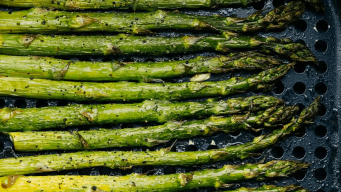 perfect-“roasted”-air-fryer-asparagus