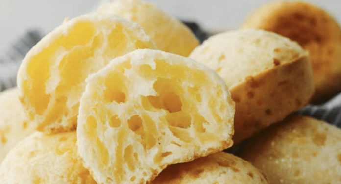 brazilian-cheese-bread-(pao-de-queijo)