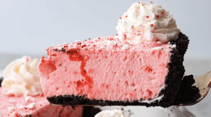 peppermint-pie-with-an-oreo-crust