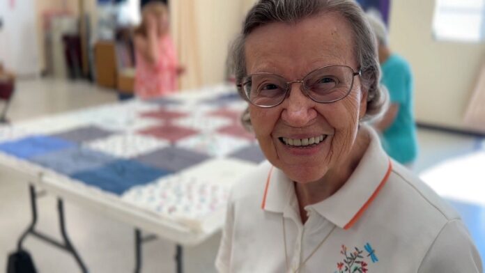 90-year-old-carol-bussian-leads-quilting-group-at-hudson-church